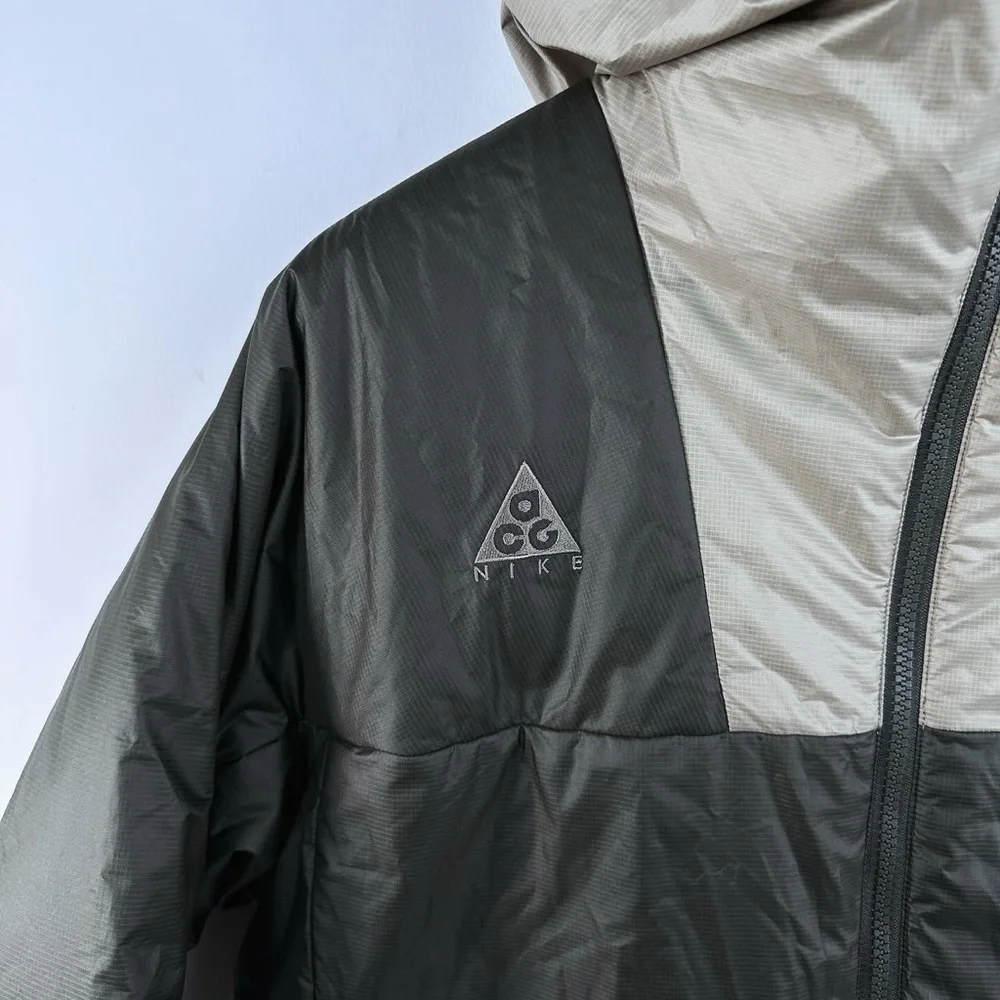 Brand New Nike ACG Primaloft Insulated Hooded Jacket - Picture 4 of 8